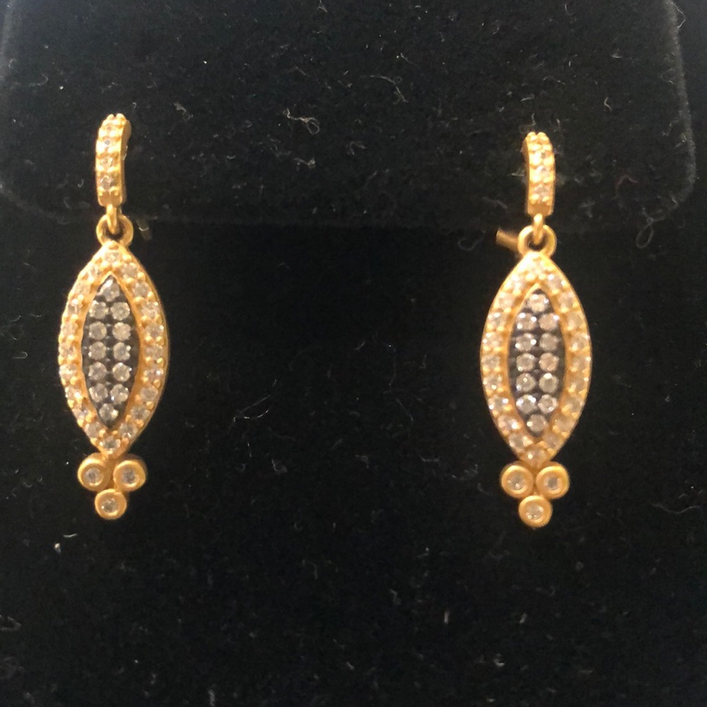 Stunning NWOT Frieda Rothman Earrings!